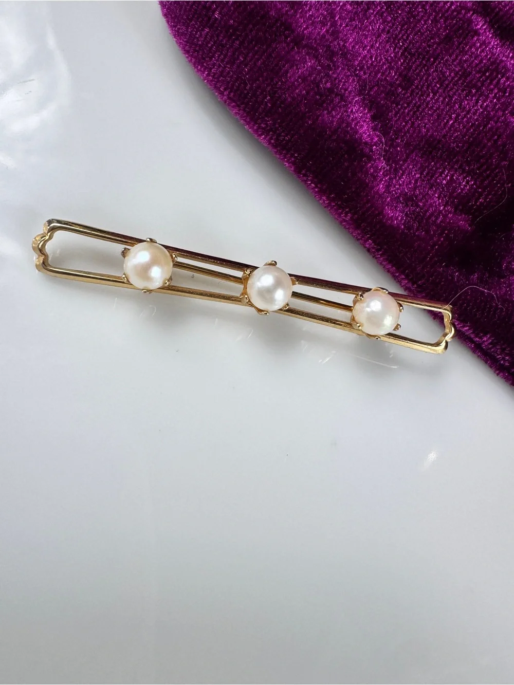 N/A elegant gold